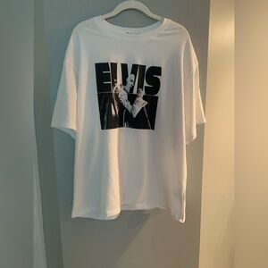Elvis White and Black Short Sleeve Tee with Graphic Design Size Med
